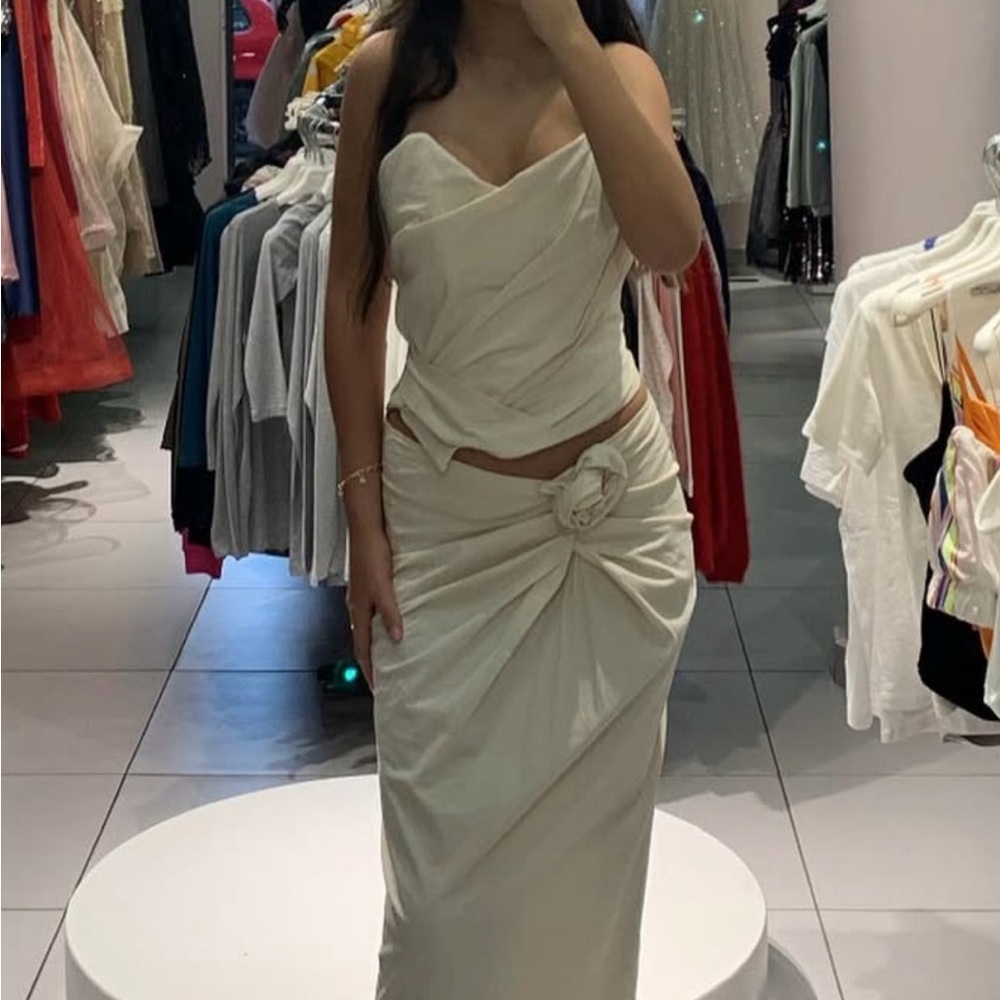 Zara Strapless Ruched Top - Picture 2 of 5